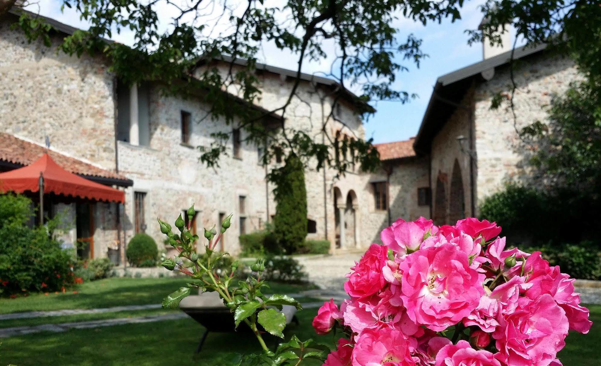 Bed and Breakfast Castello Di Cernusco Lombardone Экстерьер фото