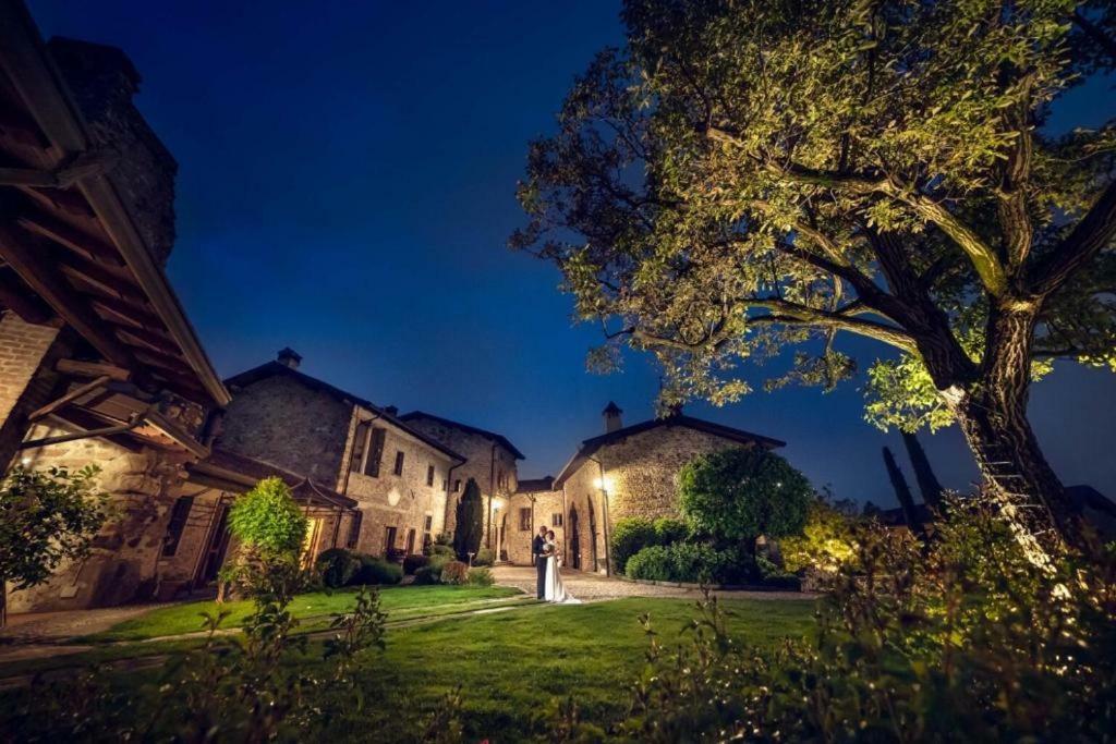 Bed and Breakfast Castello Di Cernusco Lombardone Экстерьер фото